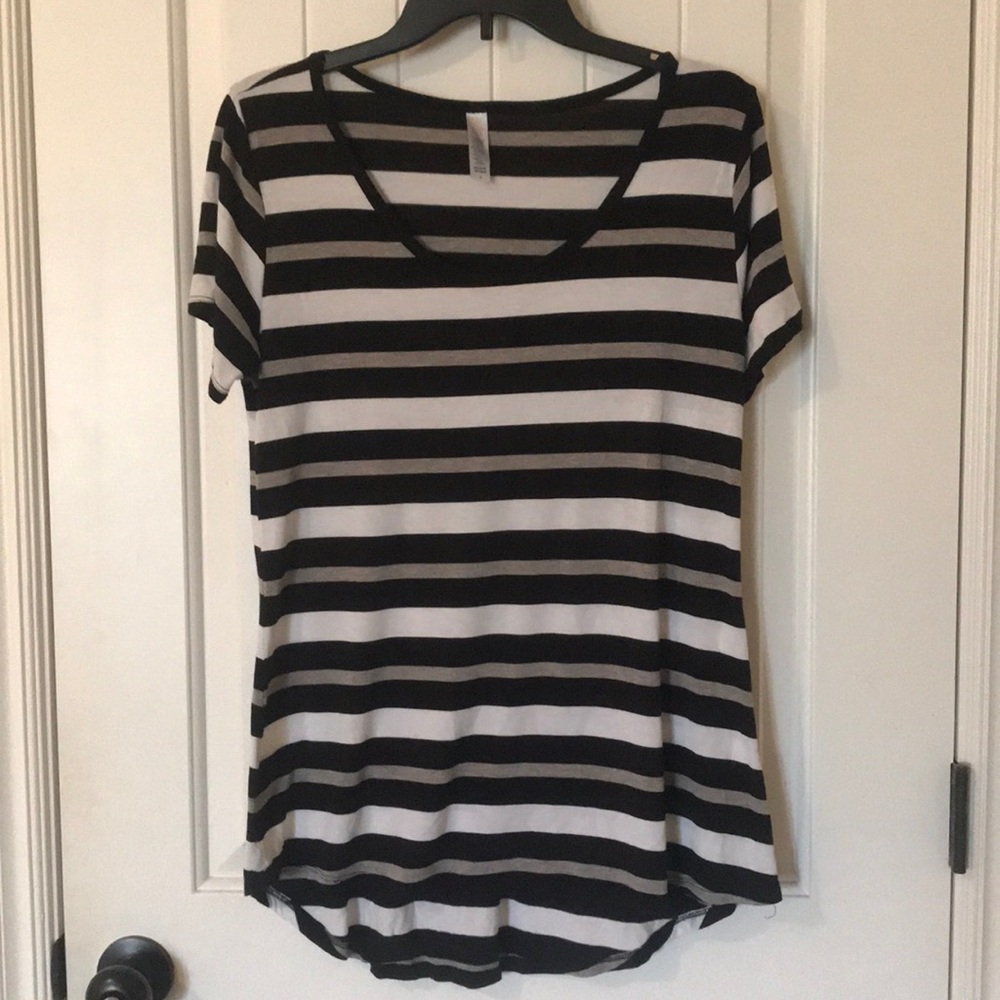LulaRoe Black, Gray and White Striped Classic Tee